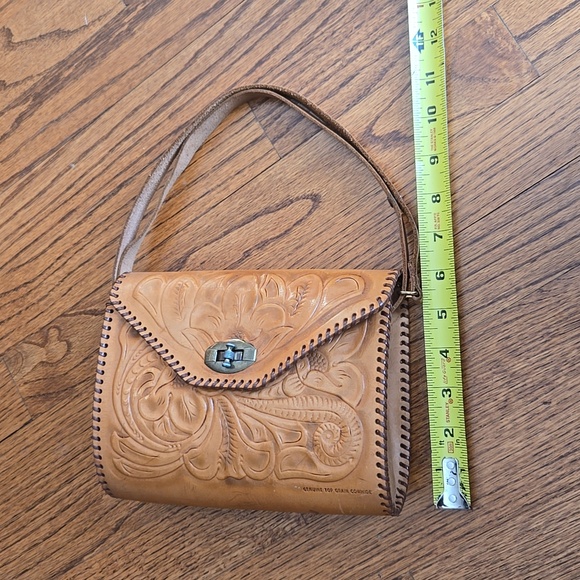 Leather Vintage Hand Tooled Turn Lock Handbag - Picture 14 of 15